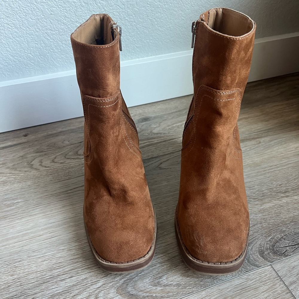 Universal Thread Daphne Brown Suede Ankle Boots - Picture 2 of 6